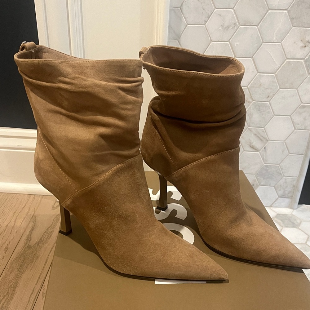 Hugo Boss Woman’s Boots